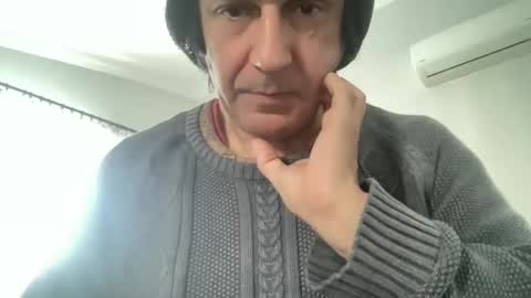 Snapshot of alphandre chatting on 26, 1, 2025 AlphAndre online show from 26, 1, 2025