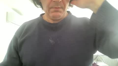 Snapshot of alphandre chatting on 2, 2, 2025 AlphAndre online show from 2, 2, 2025