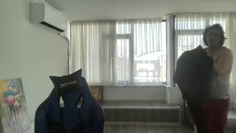 Snapshot of alphandre chatting on 9, 2, 2025 AlphAndre online show from 9, 2, 2025