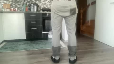 Snapshot of alphandre chatting on 6, 3, 2025 AlphAndre online show from 6, 3, 2025