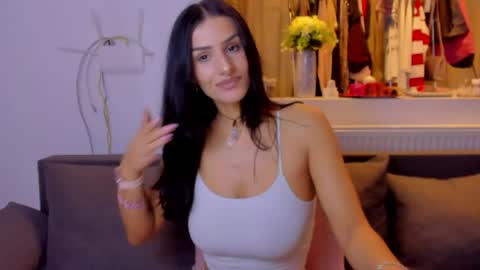Michelle online show from 27, 4, 2026