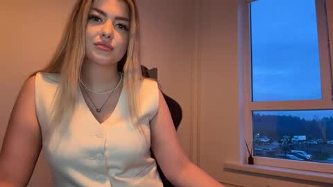 Amelia online show from 15, 4, 2026