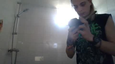 Snapshot of altboy010 chatting on 11, 1, 2025 altboy010 online show from 11, 1, 2025