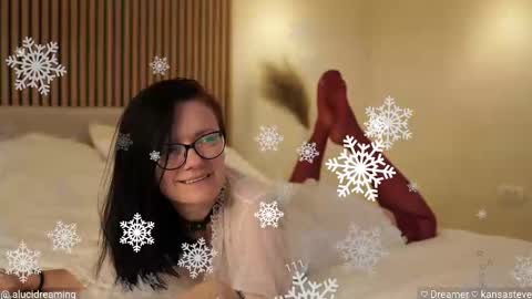 Snapshot of alucidreaming chatting on 23, 11, 2025 Lucid Dreaming online show from 23, 11, 2025