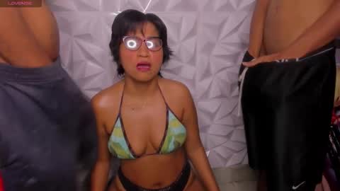 Snapshot of alverinia2001 chatting on 26, 10, 2025 alverinia2001 online show from 26, 10, 2025