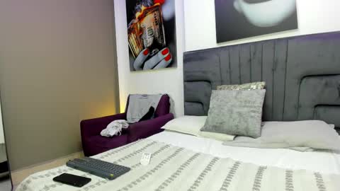 Snapshot of alvin_daley chatting on 17, 11, 2025 Alvin Daley online show from 17, 11, 2025