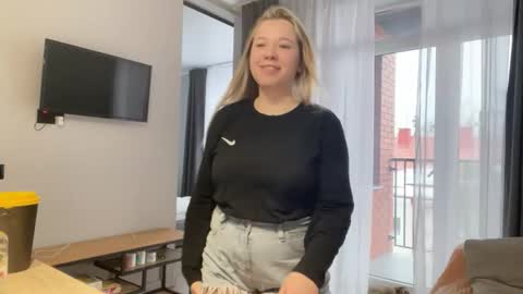 Snapshot of alyrasun chatting on 27, 2, 2026 Al online show from 27, 2, 2026