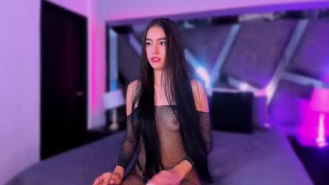 Snapshot of alysslender chatting on 9, 11, 2025 Alys online show from 9, 11, 2025