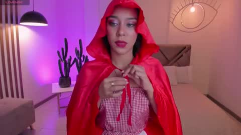 Amalia cruss online show from 15, 10, 2025