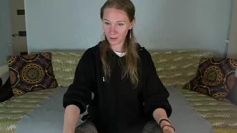 Snapshot of amalia_mio chatting on 17, 7, 2026 Amalia online show from 17, 7, 2026