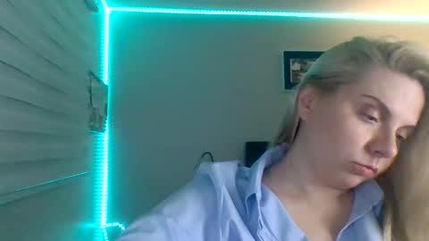 Snapshot of amandainbloom chatting on 26, 11, 2025 Amanda online show from 26, 11, 2025