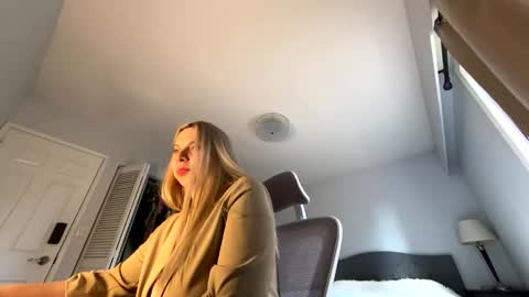 Snapshot of amandainbloom chatting on 17, 5, 2026 Amanda online show from 17, 5, 2026