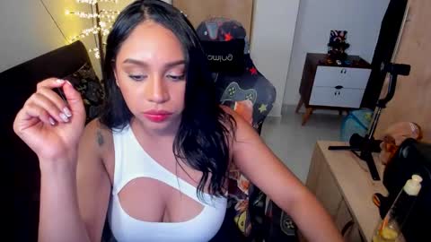 Snapshot of amara_lux chatting on 15, 2, 2026 Amara Lux online show from 15, 2, 2026