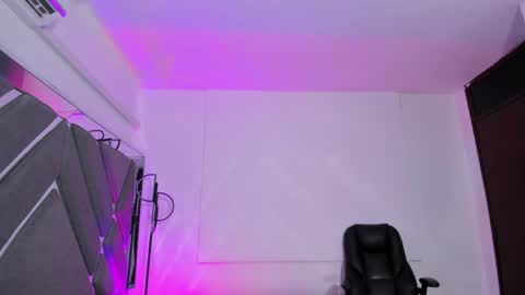 Snapshot of amaralewis chatting on 15, 5, 2026 AMARA online show from 15, 5, 2026