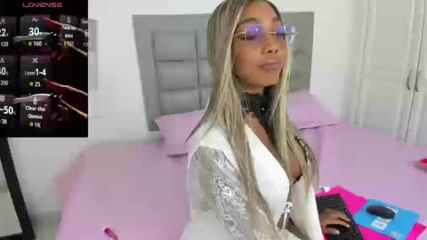 Snapshot of amaraluxe chatting on 16, 10, 2025 amaraluxe online show from 16, 10, 2025
