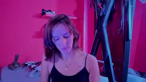 Snapshot of ambar_roux1 chatting on 8, 9, 2025 ambar_roux1 online show from 8, 9, 2025