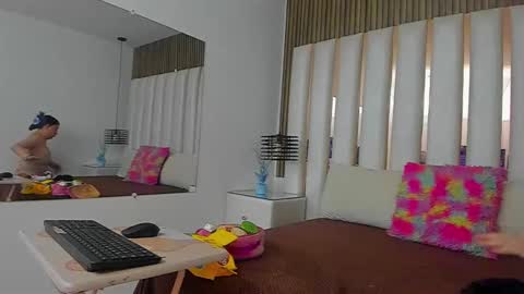 AmbarGills online show from 12, 11, 2025