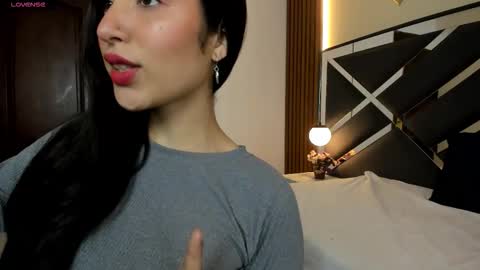 Ambar Ross online show from 7, 2, 2026