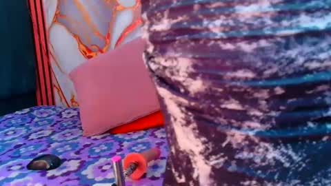 ambarsmit69 online show from 12, 4, 2026