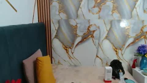 ambarsmit69 online show from 15, 4, 2026