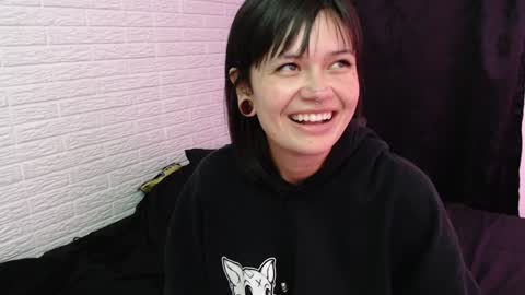 Snapshot of amber_rouss chatting on 5, 1, 2025 ROUSS online show from 5, 1, 2025