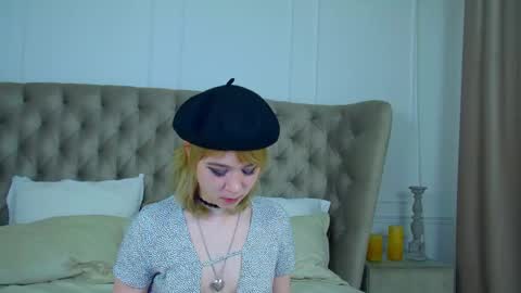 Snapshot of amberbauman chatting on 18, 4, 2026 AmberBauman online show from 18, 4, 2026