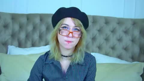 Snapshot of amberbauman chatting on 24, 4, 2026 AmberBauman online show from 24, 4, 2026