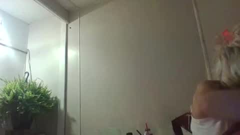 Kaligirll online show from 1, 11, 2025