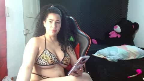 Snapshot of ambersweettie198098 chatting on 18, 4, 2026 ambersweettie198098 online show from 18, 4, 2026