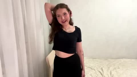 Snapshot of ameeteuscher chatting on 15, 6, 2026 Mia online show from 15, 6, 2026