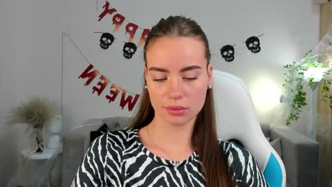 Snapshot of ameli_povilainn chatting on 28, 10, 2025 Ameli online show from 28, 10, 2025