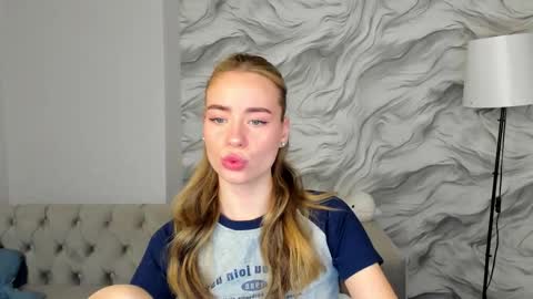 Snapshot of ameli_povilainn chatting on 2, 12, 2025 Ameli online show from 2, 12, 2025