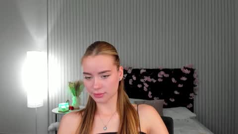 Snapshot of ameli_povilainn chatting on 5, 12, 2025 Ameli online show from 5, 12, 2025