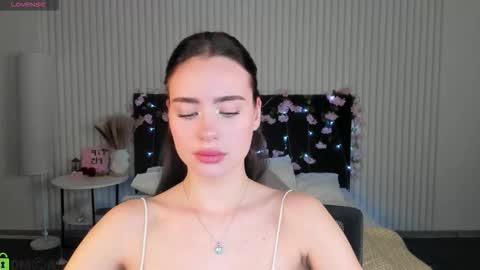Snapshot of ameli_povilainn chatting on 23, 12, 2025 Ameli online show from 23, 12, 2025