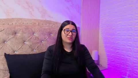 AMELIA CASTELL  online show from 10, 3, 2026