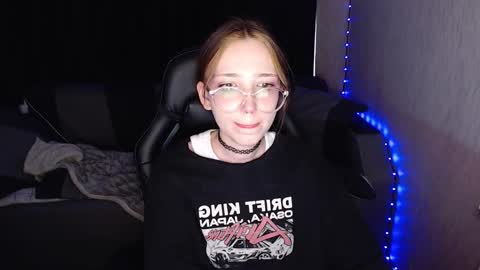 Snapshot of ameliakamishiro chatting on 12, 10, 2025 Amelia online show from 12, 10, 2025