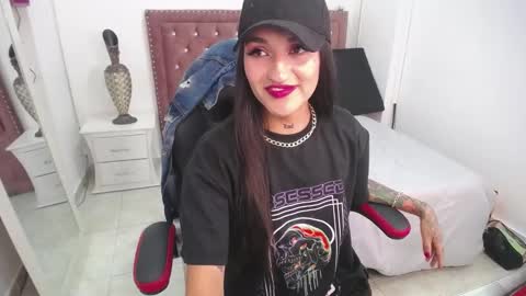 AMELIEROUS .. see you tomorrow  kisses online show from 14, 1, 2025