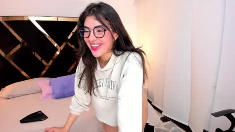 Snapshot of ameliie_saenz chatting on 5, 2, 2025 Ameli online show from 5, 2, 2025
