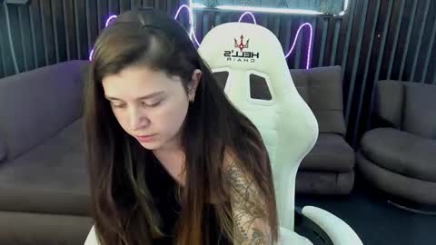 amellymillyy online show from 15, 9, 2025