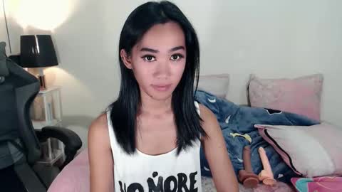 Snapshot of ami_lewis chatting on 21, 10, 2025 JOANNA online show from 21, 10, 2025