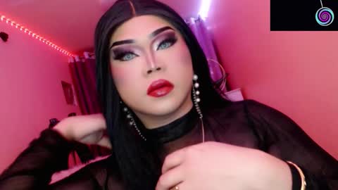 Snapshot of amiadoll chatting on 3, 11, 2025 Queen Mireska online show from 3, 11, 2025