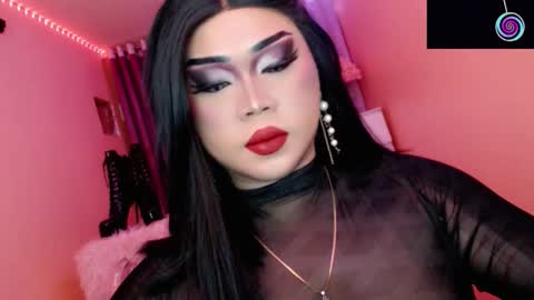 Snapshot of amiadoll chatting on 17, 11, 2025 Queen Mireska online show from 17, 11, 2025