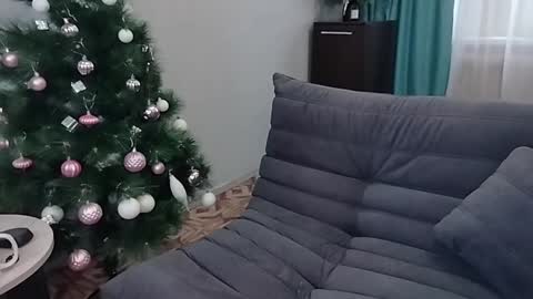 Mila online show from 2, 1, 2025