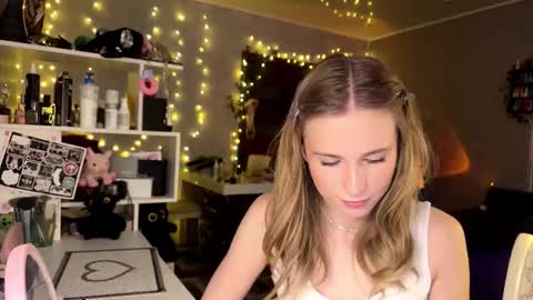 Amily online show from 20, 3, 2026