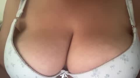 amina603893 online show from 16, 4, 2026