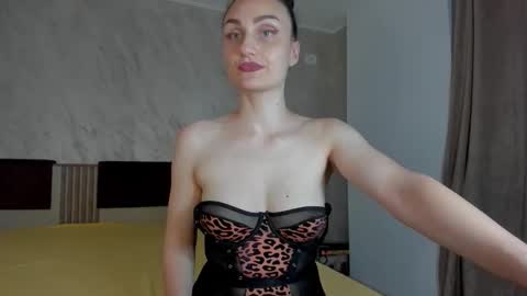 Snapshot of amiraanne chatting on 9, 6, 2026 AmiraAnne online show from 9, 6, 2026