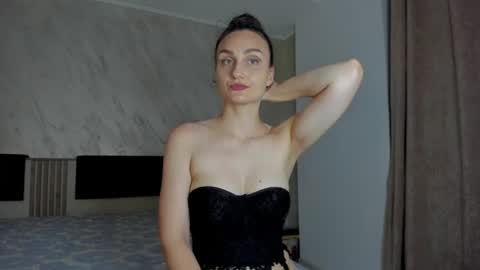 AmiraAnne online show from 2, 7, 2026