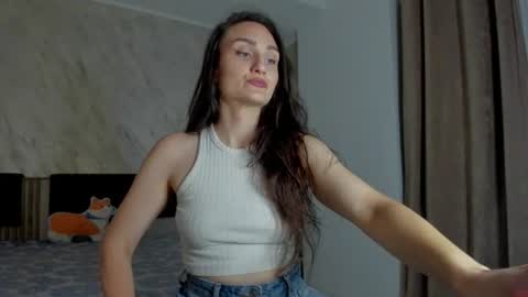 AmiraAnne online show from 15, 7, 2026