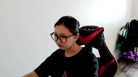 Kathrynenijou online show from 1, 6, 2026