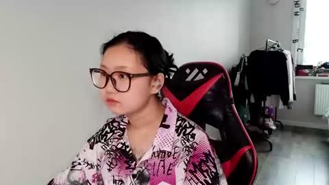 Kathrynenijou online show from 12, 6, 2026